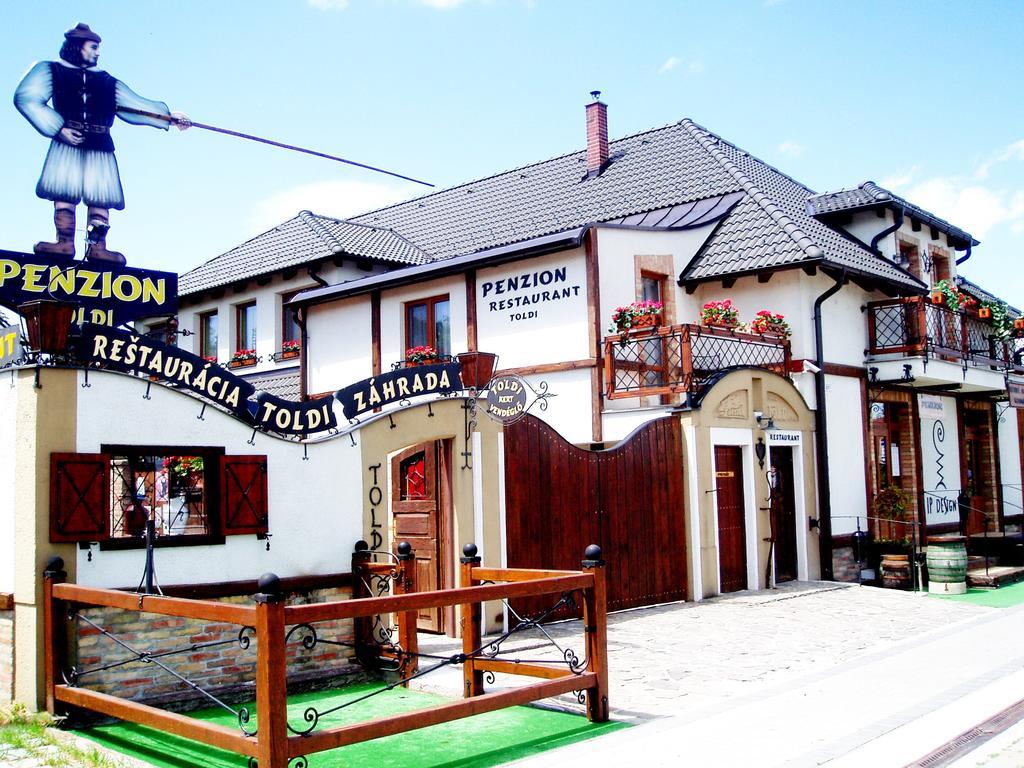 Penzion A Restauracia Toldi Галанта Экстерьер фото